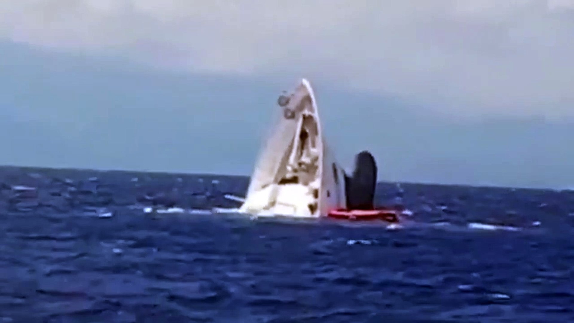 Ampliffy TV in English: A superyacht sinks off the coast of Italy