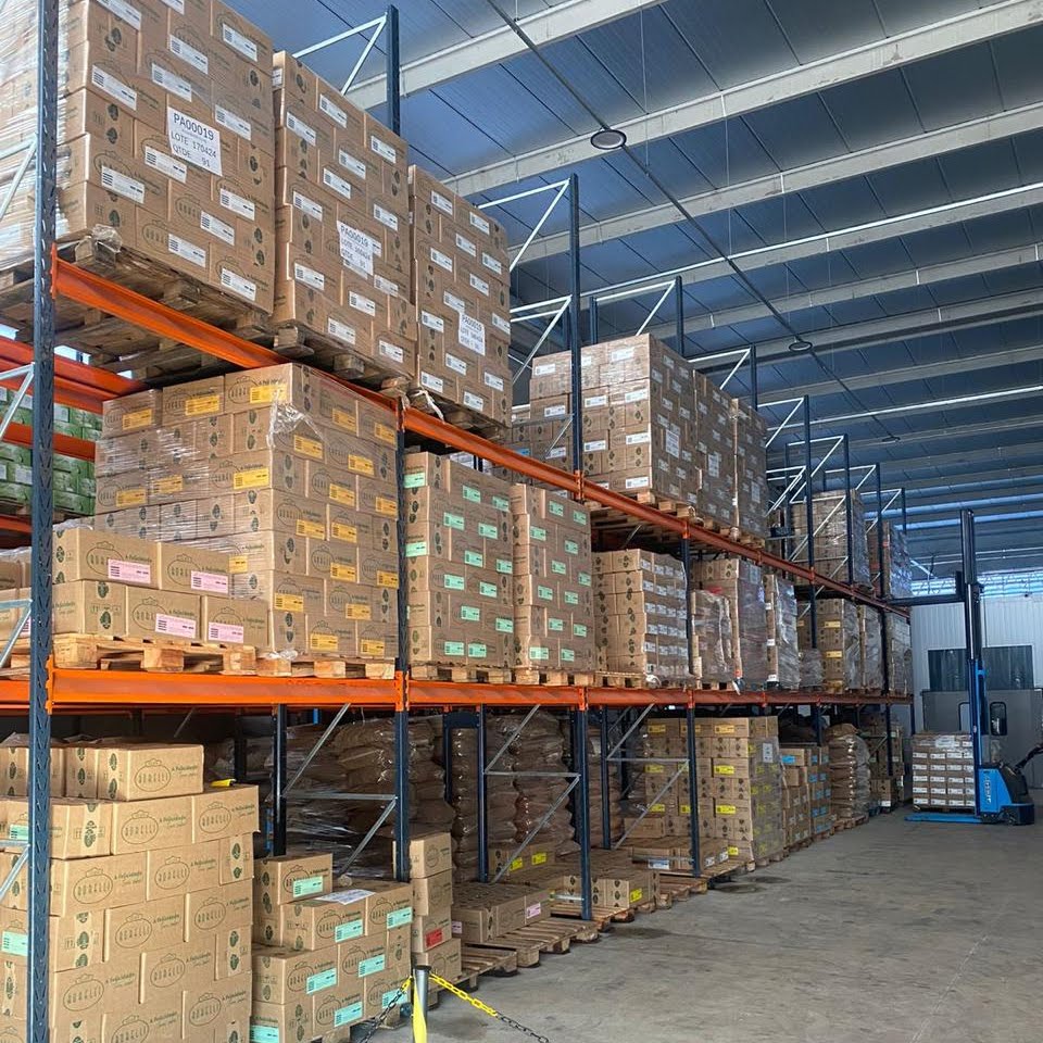 Montagem e instalação de porta palete convencional industrial